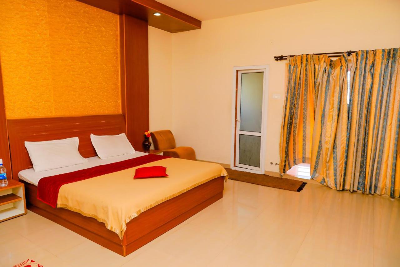 Hotel Jk Grand Yercaud Exterior photo